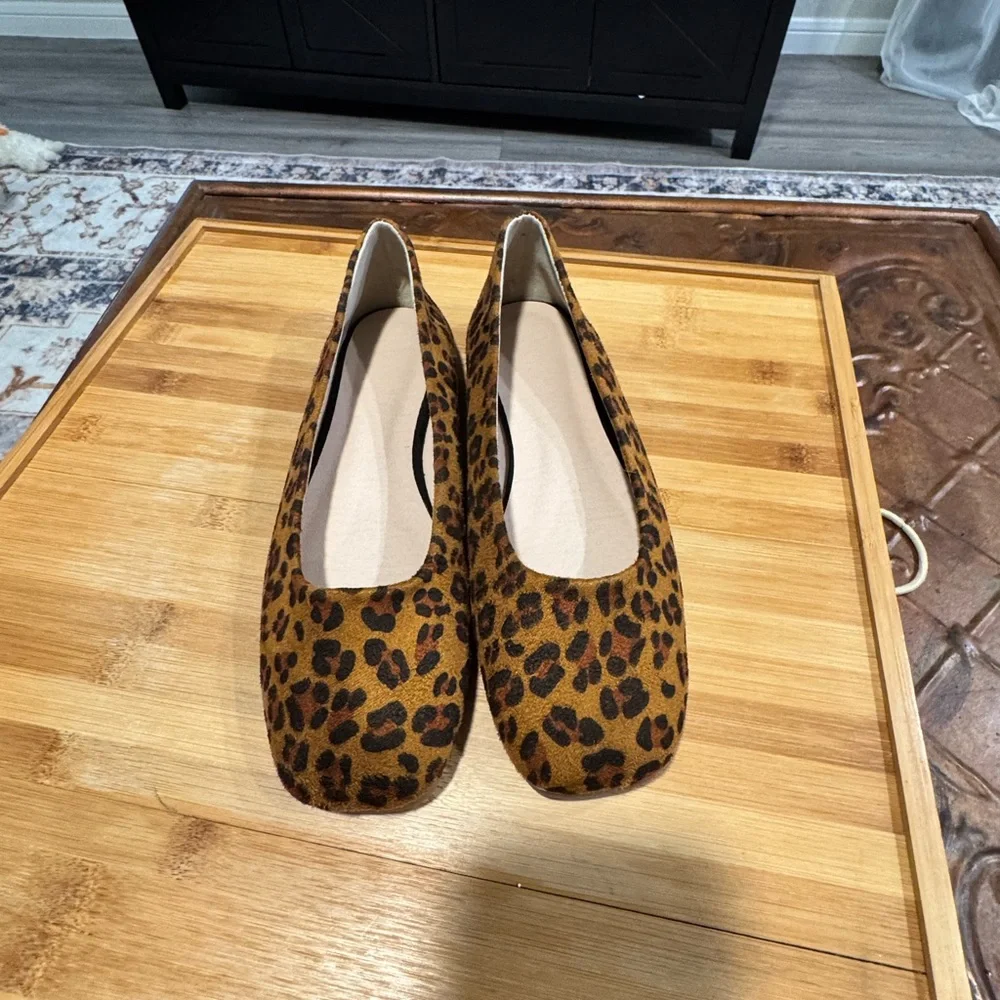 Leopard Print Women's Ballet Flats - Brown/Tan Size 7.5 (38)
